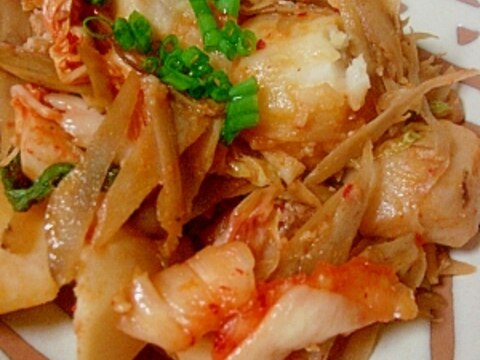 ピリ辛が食欲そそる！里芋とキムチの煮物